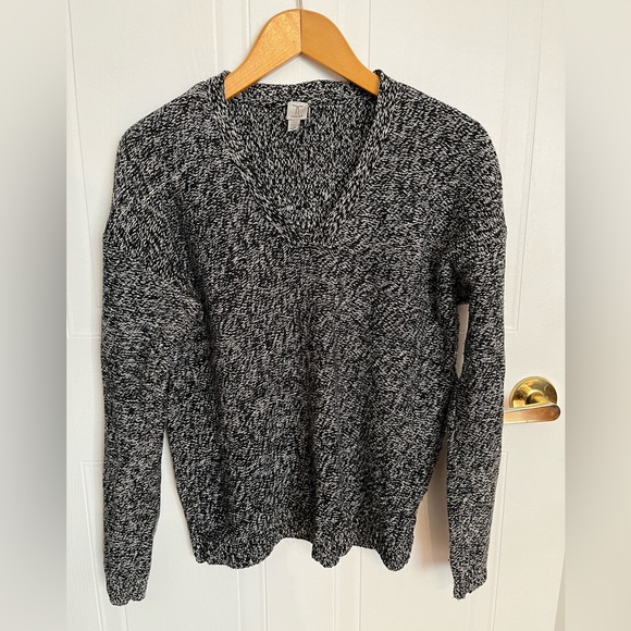 Knit sweater - Picture 1 of 7